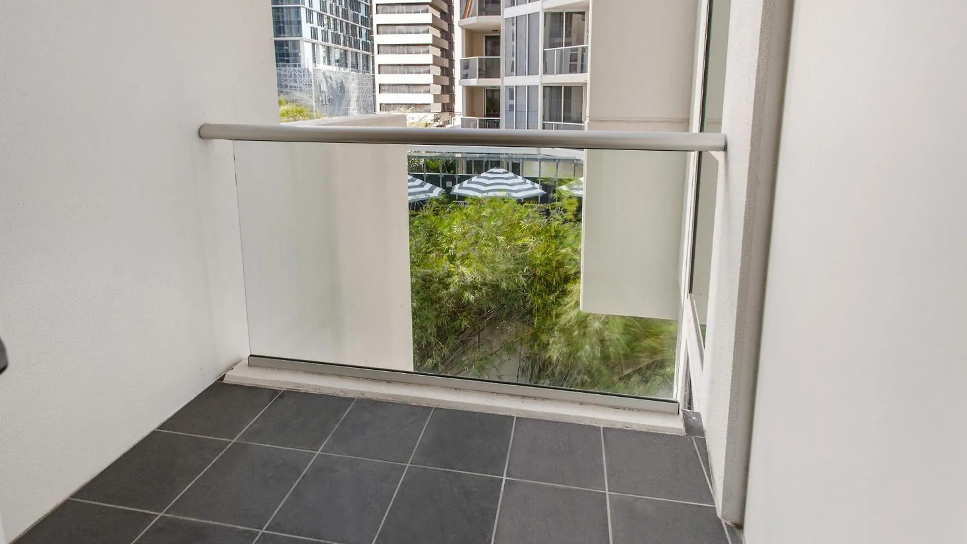 Spacious 2-Bed Apartment With Pool Close To Cbd Brisbane